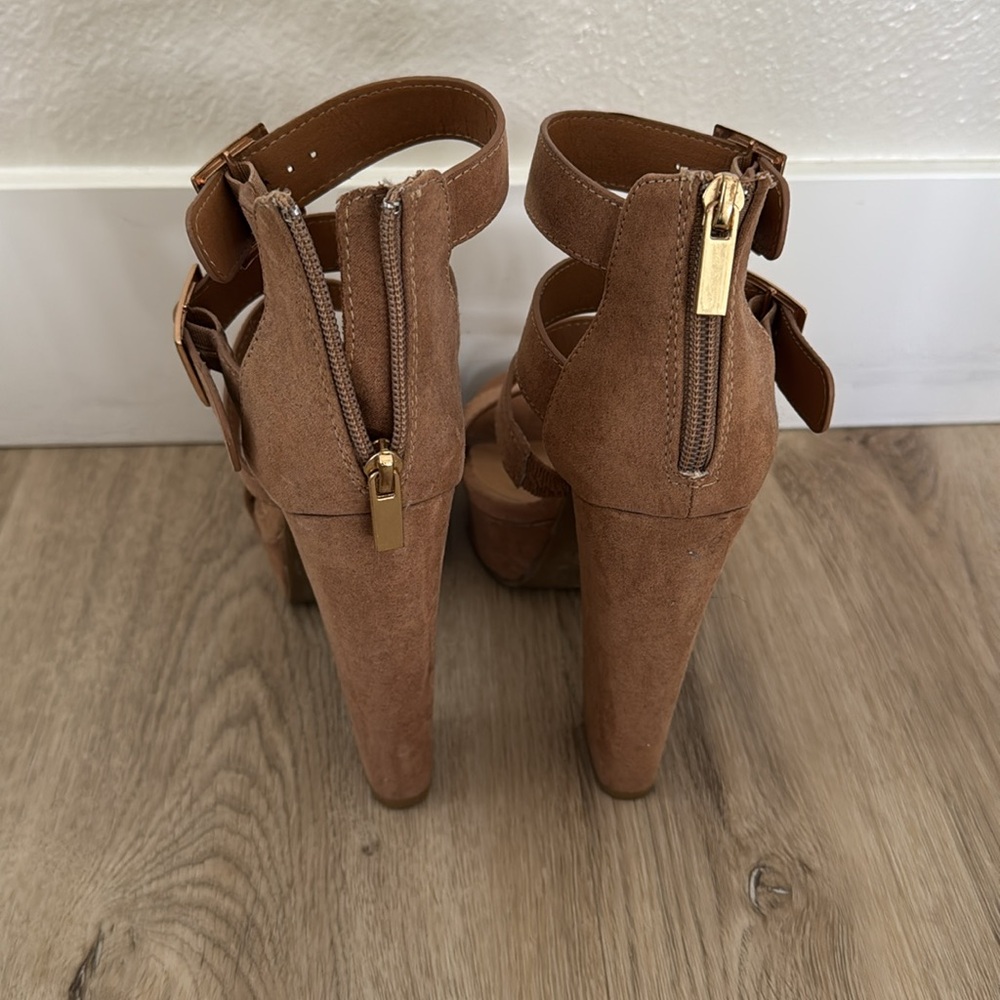 Bamboo platform chunky heel sandal! - Picture 3 of 4